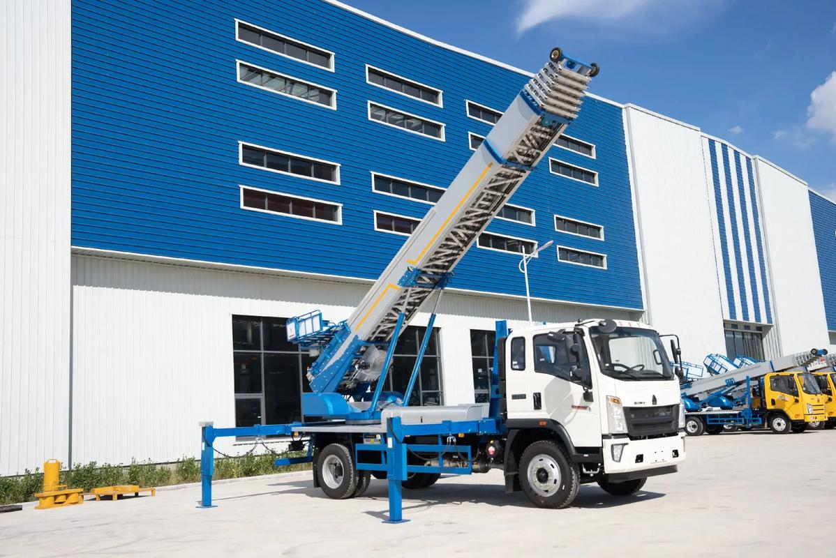 宁晋县小型云梯车上料车租赁多少钱